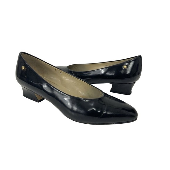 Etienne Aigner Black Patent Shoes Size 6.5 With a 1.5” Heel Shoes Original Box - Picture 3 of 9
